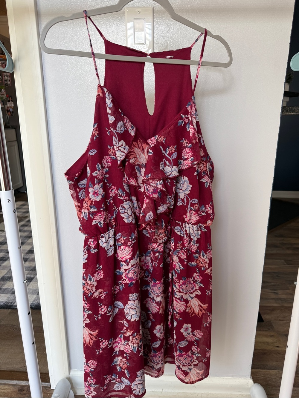 Women's Floral Halter Dress - Burgundy Pink
